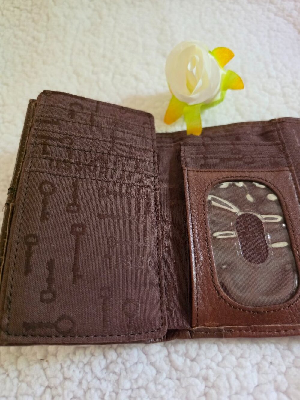 Fossil Tri-fold Wallet with Coin Pocket & Credit Card Holder - Picture 6 of 7